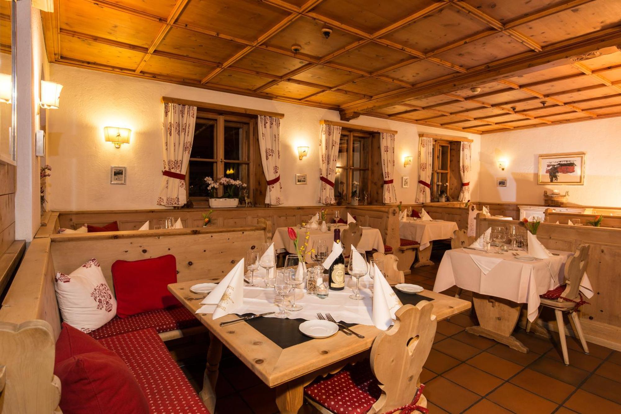 Hotel Restaurant Gabriel Scuol Extérieur photo