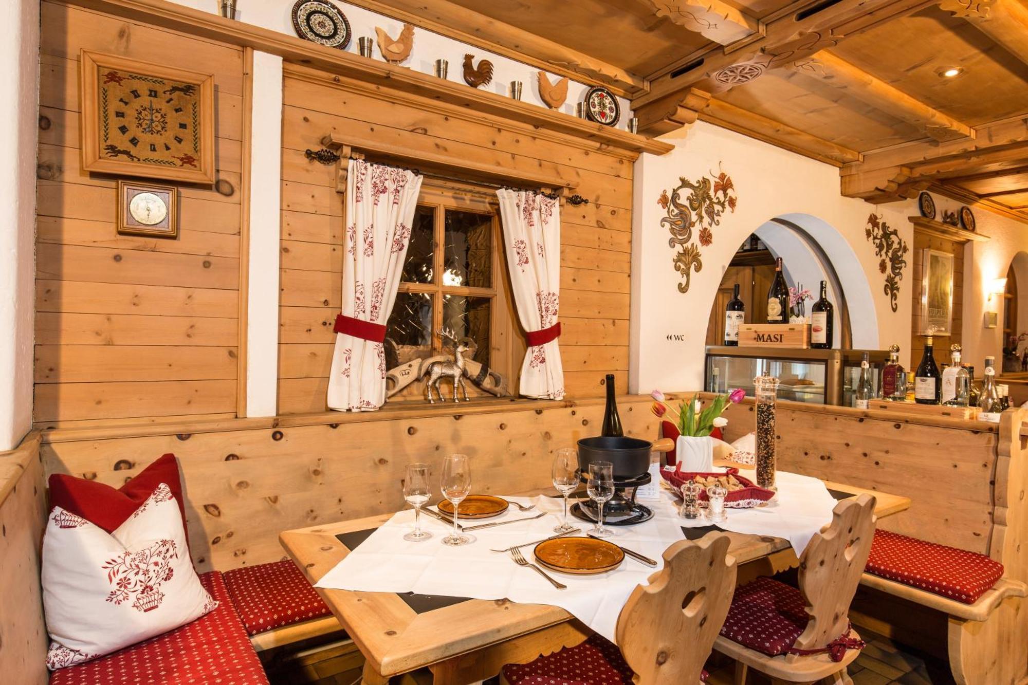 Hotel Restaurant Gabriel Scuol Extérieur photo