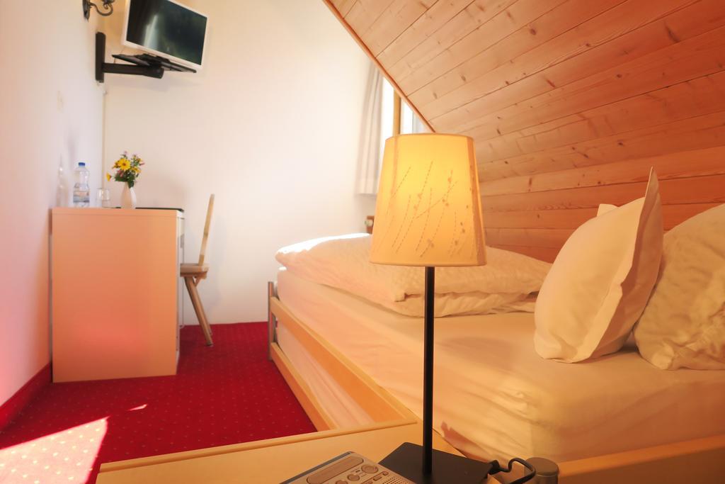 Hotel Restaurant Gabriel Scuol Extérieur photo