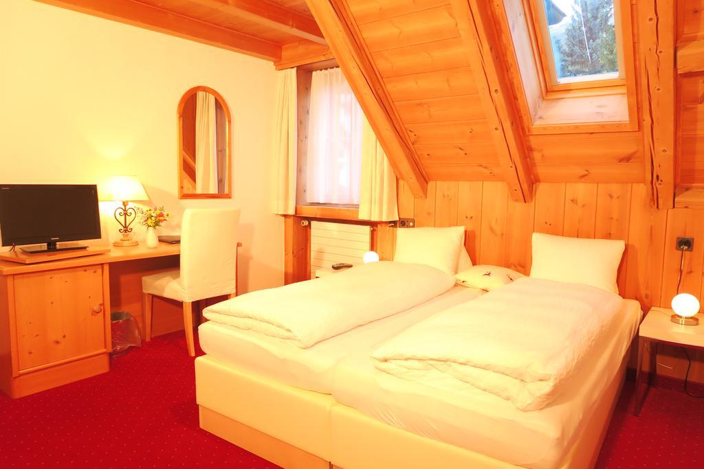 Hotel Restaurant Gabriel Scuol Extérieur photo