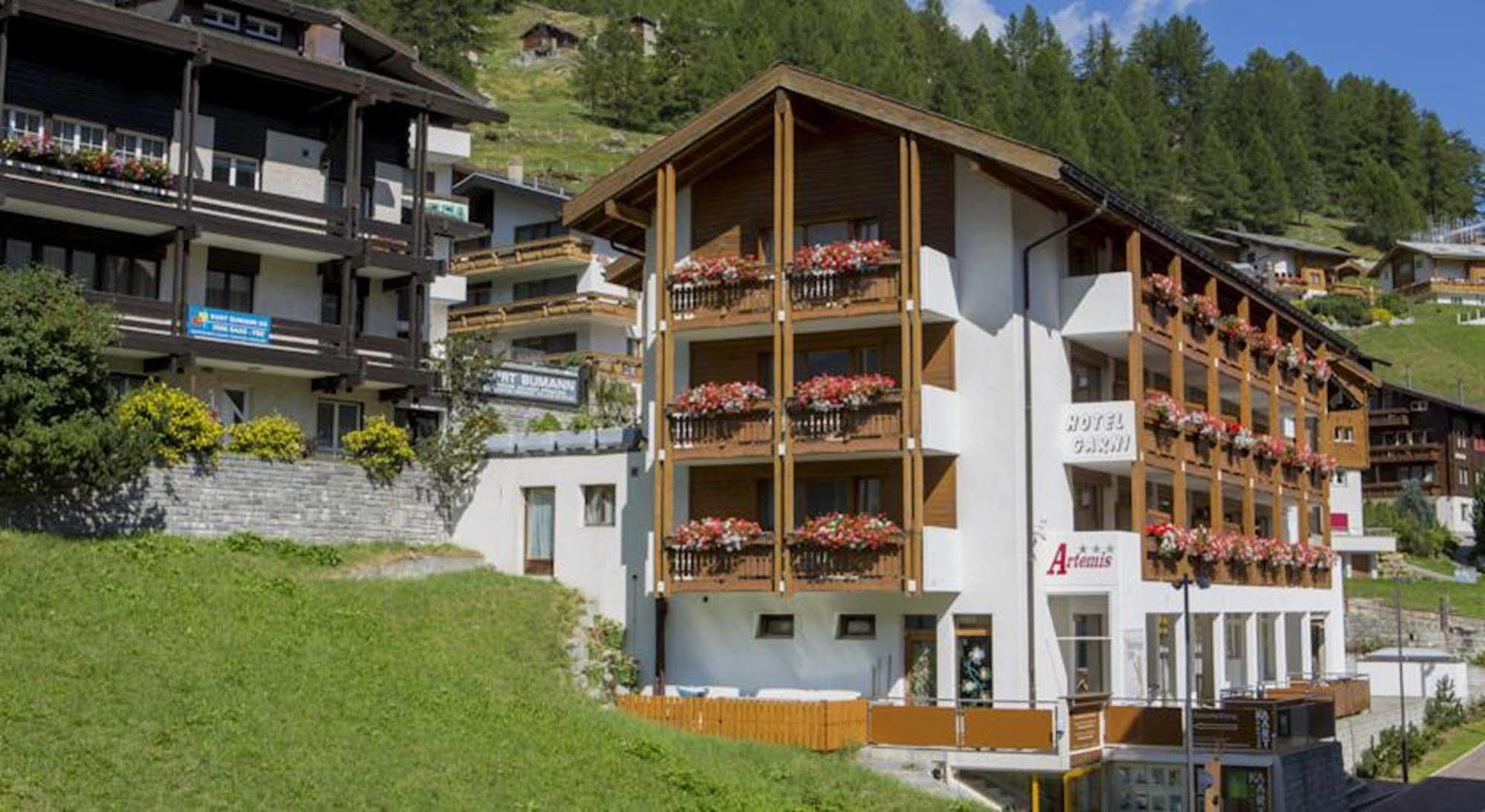 Hotel Restaurant Gabriel Scuol Extérieur photo