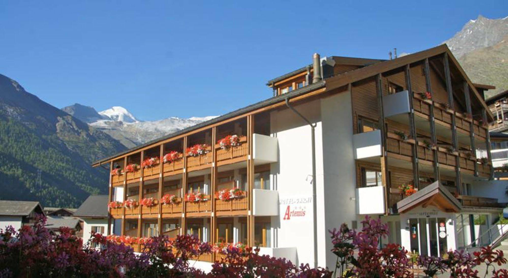 Hotel Restaurant Gabriel Scuol Extérieur photo
