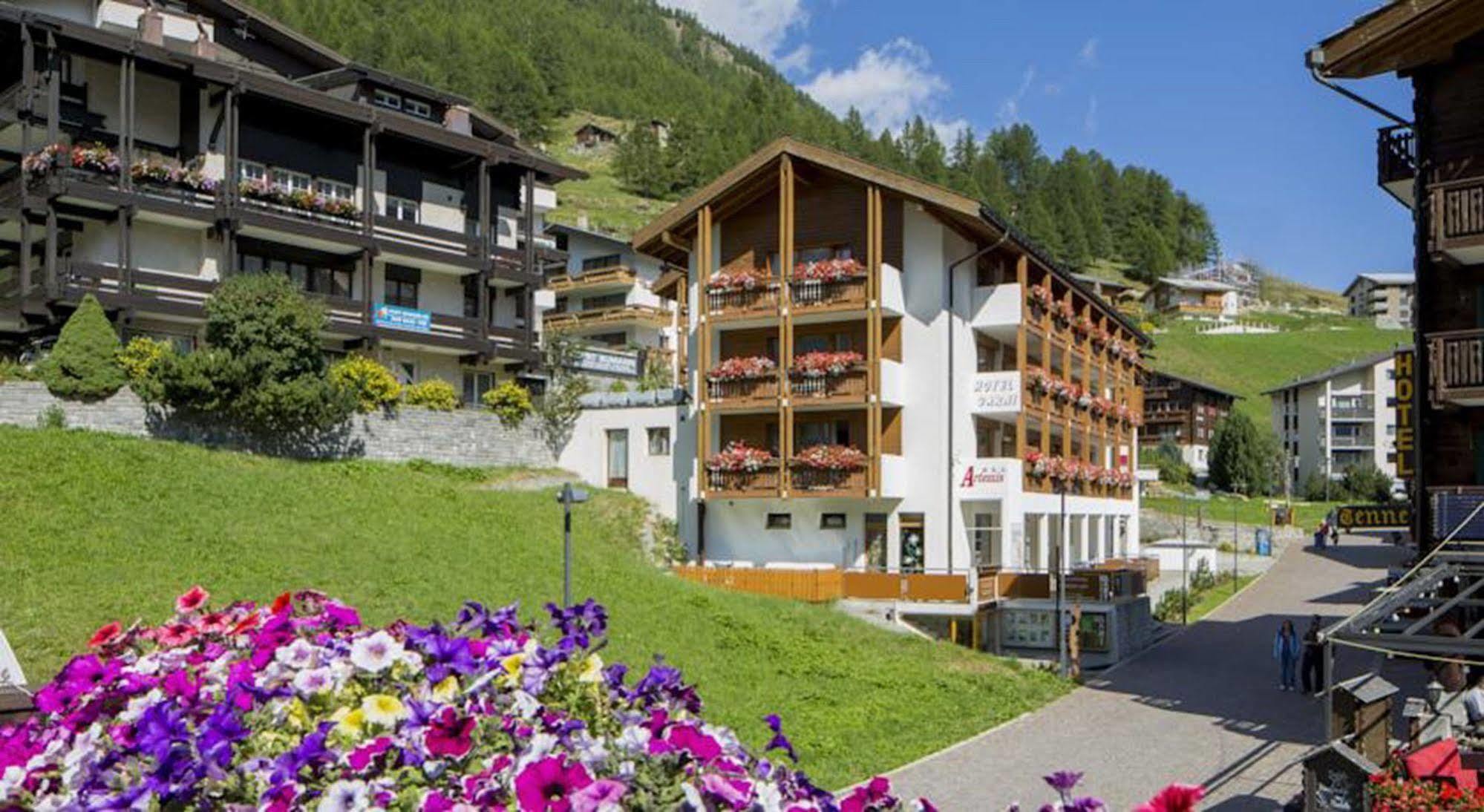 Hotel Restaurant Gabriel Scuol Extérieur photo